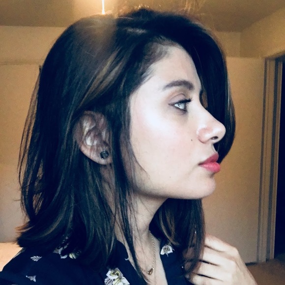 Meet your Posher, Edlyn - Picture 1 of 1